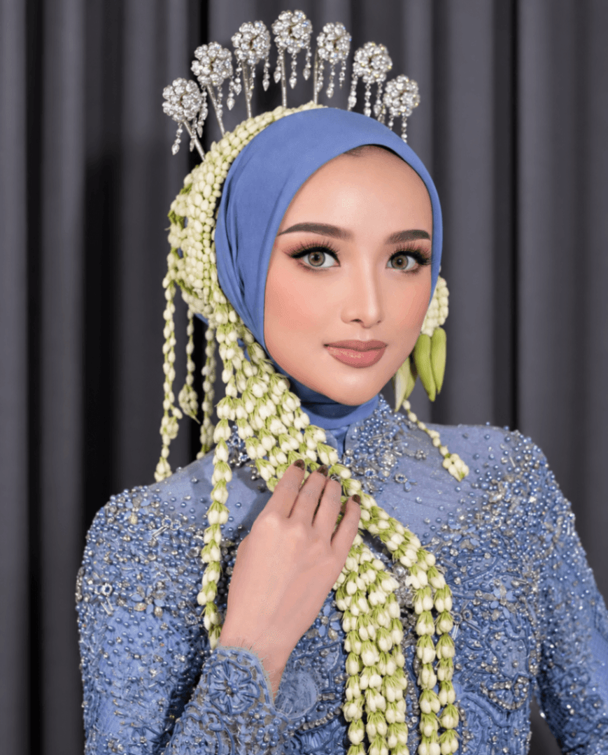 Make Up Artist MUA Wina Alhusna